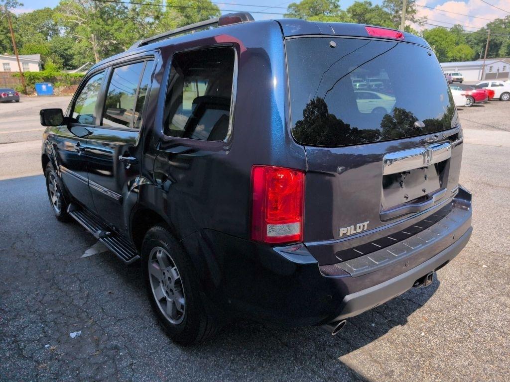 Honda Pilot Touring 2WD 5-Spd AT with DVD 2011