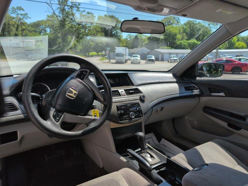 Honda Accord LX sedan AT 2010