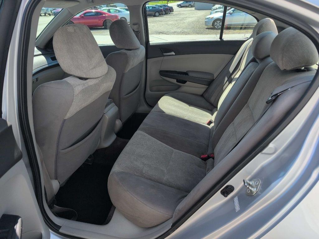 Honda Accord LX sedan AT 2010