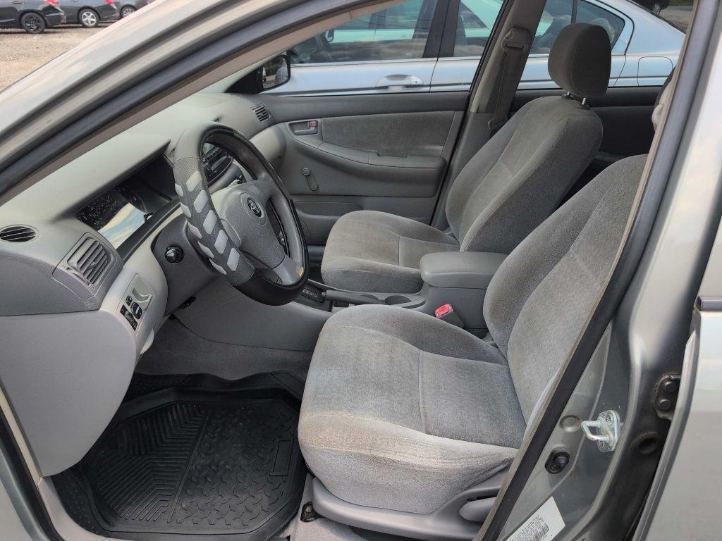 Toyota Corolla CE 2004