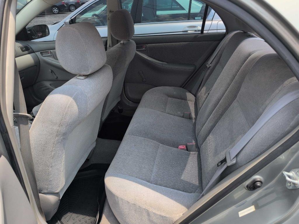 Toyota Corolla CE 2004