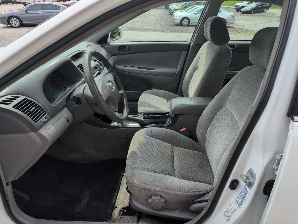 Toyota Camry LE 2002
