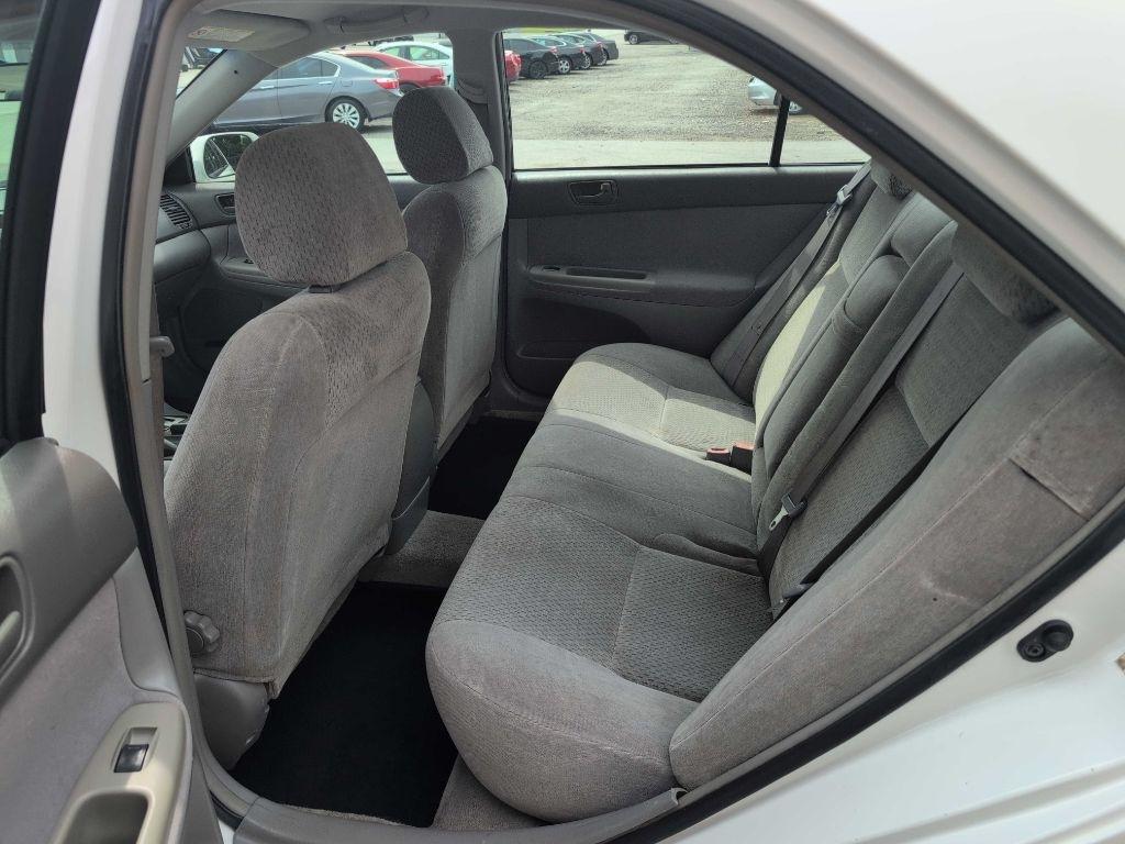Toyota Camry LE 2002
