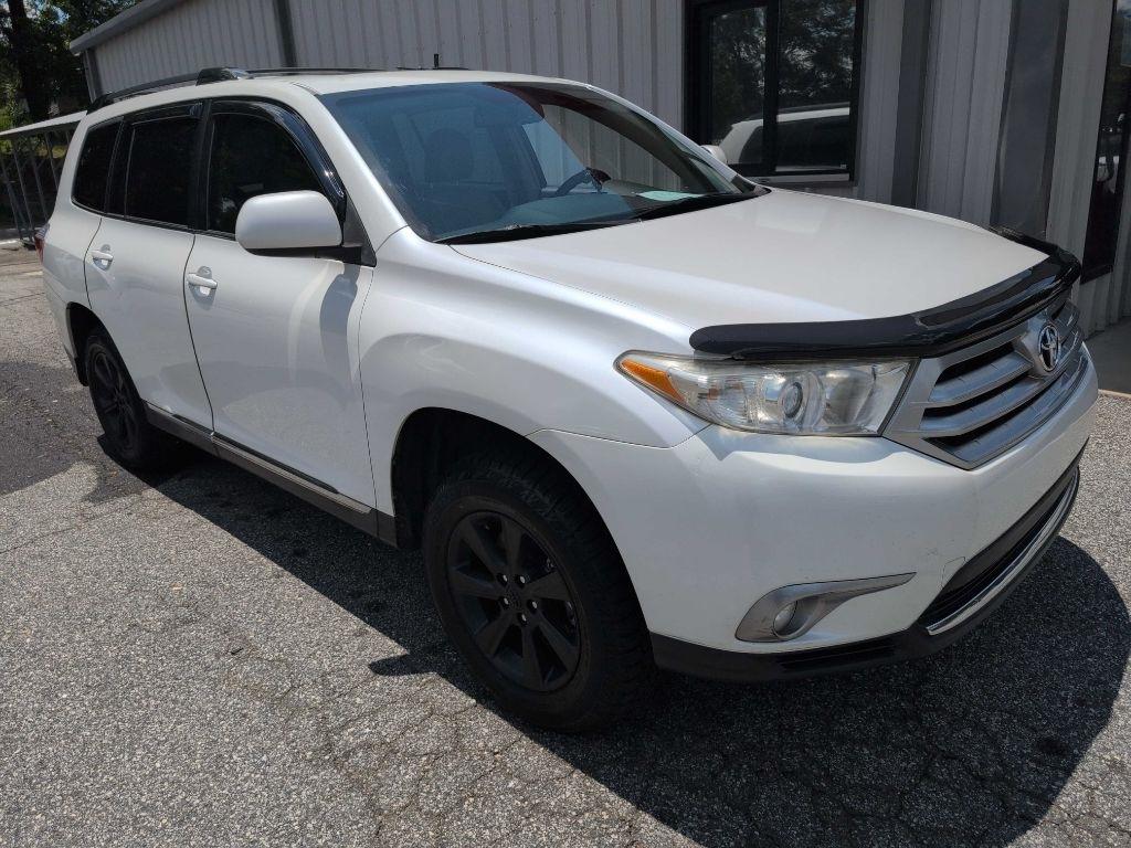 Toyota Highlander Base 2WD V6 2013