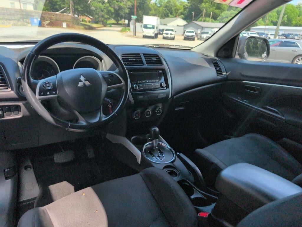 Mitsubishi Outlander Sport ES 2WD 2014