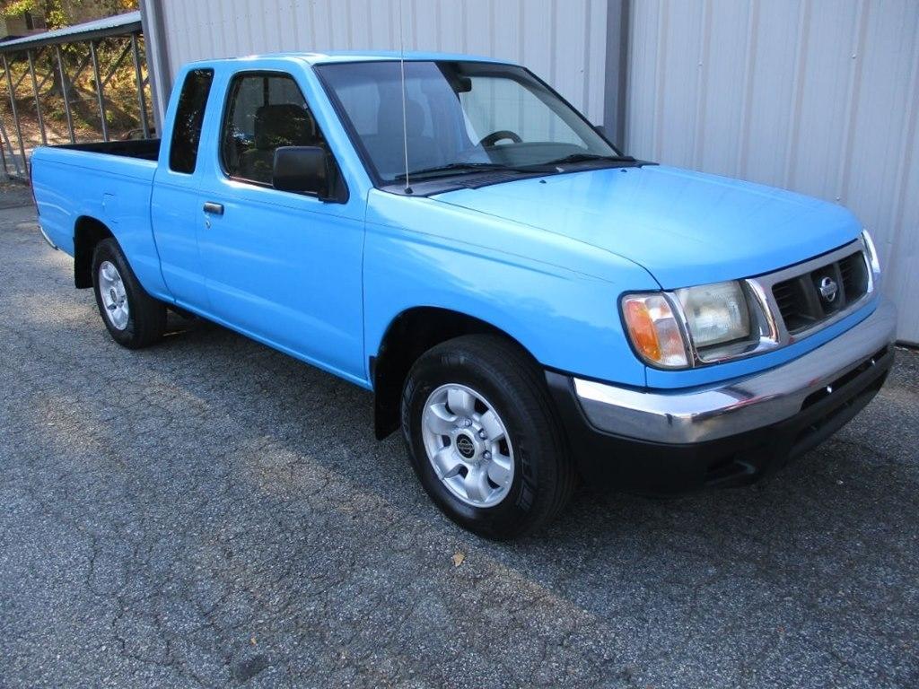 Nissan Frontier XE King Cab 2WD 2000