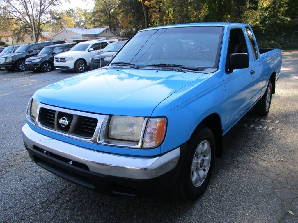Nissan Frontier XE King Cab 2WD 2000