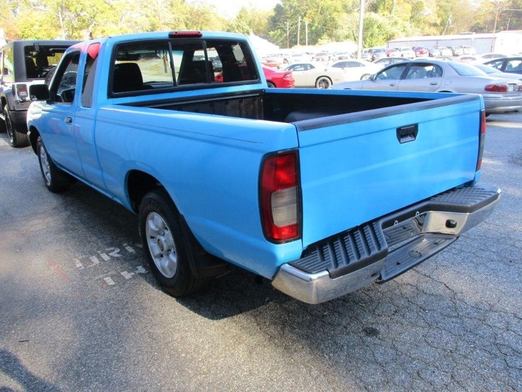 Nissan Frontier XE King Cab 2WD 2000