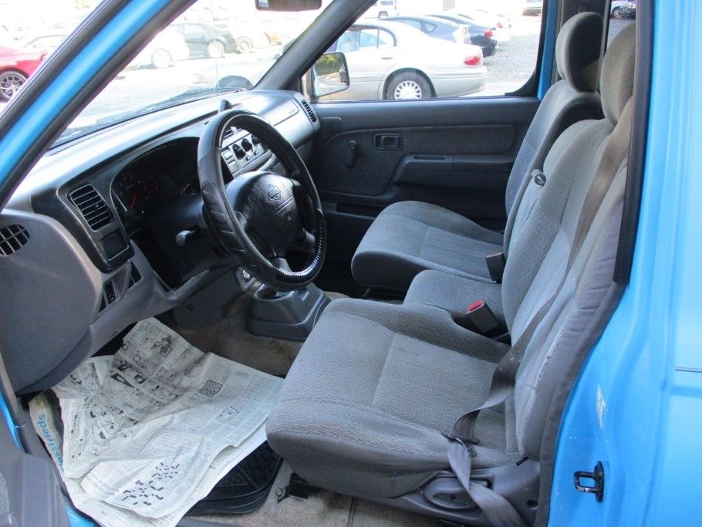 Nissan Frontier XE King Cab 2WD 2000