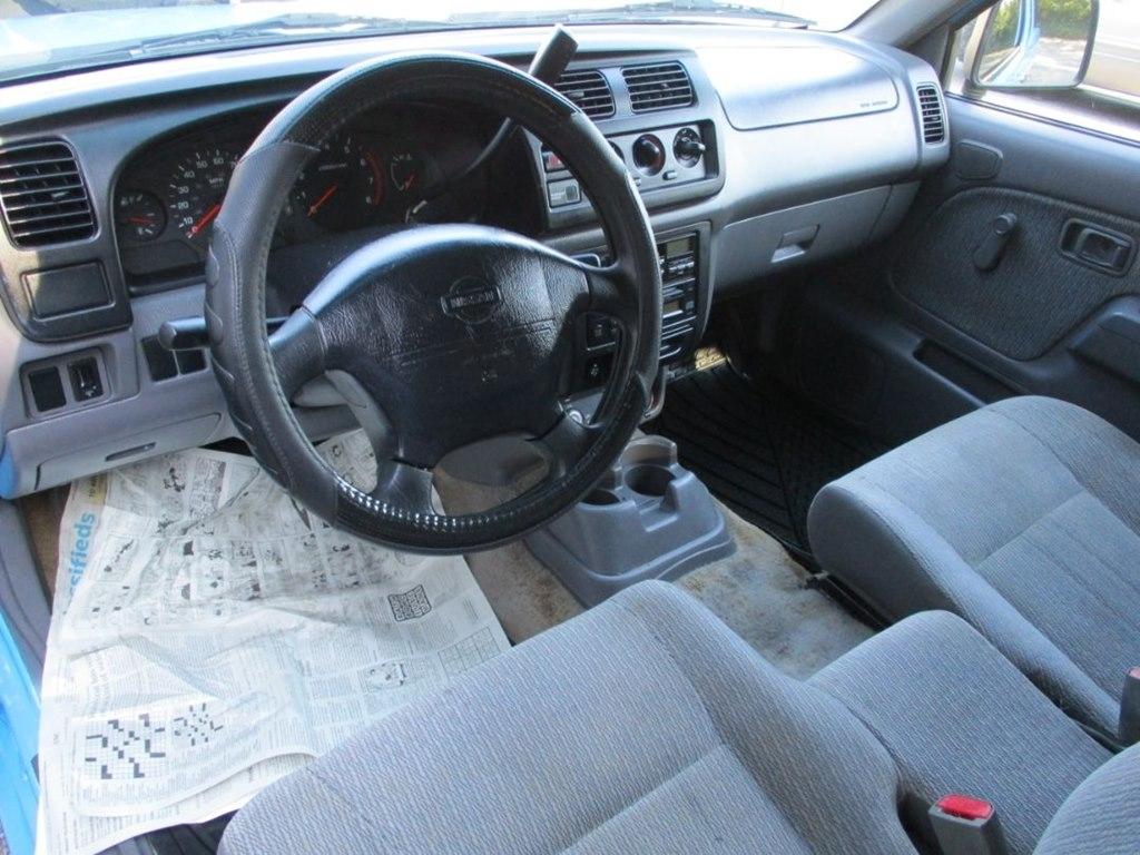 Nissan Frontier XE King Cab 2WD 2000