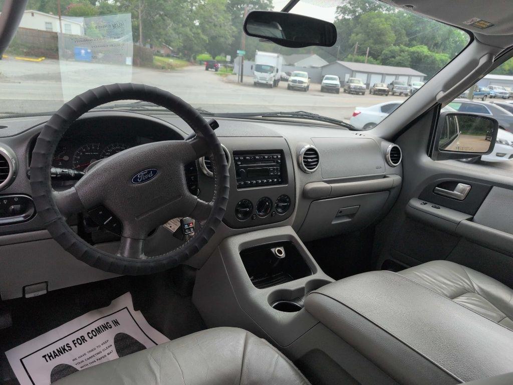Ford Expedition XLT 4.6L 2WD 2004