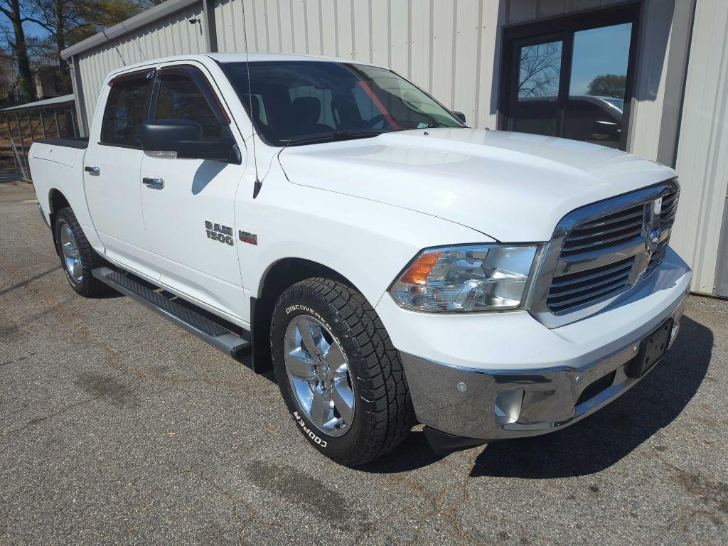 RAM 1500 SLT Crew Cab SWB 4WD 2017
