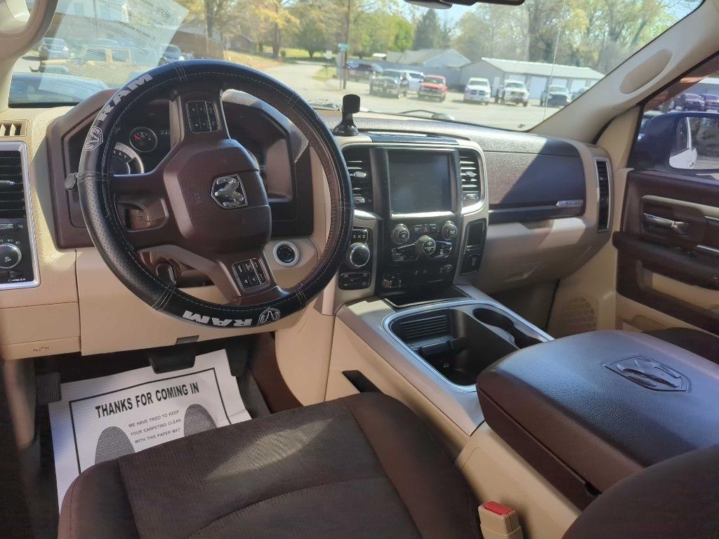 RAM 1500 SLT Crew Cab SWB 4WD 2017