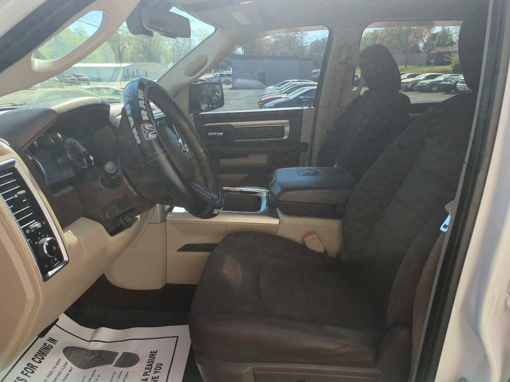 RAM 1500 SLT Crew Cab SWB 4WD 2017