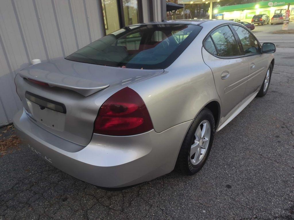Pontiac Grand Prix Sedan 2007