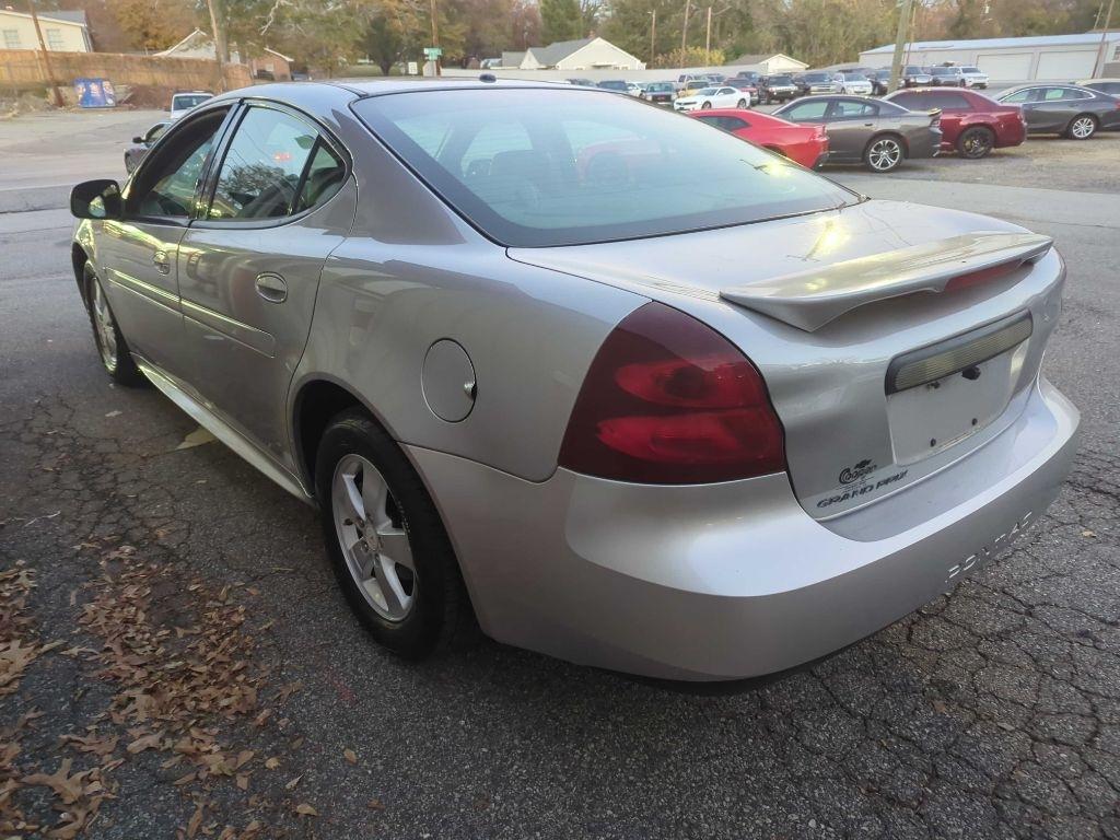 Pontiac Grand Prix Sedan 2007