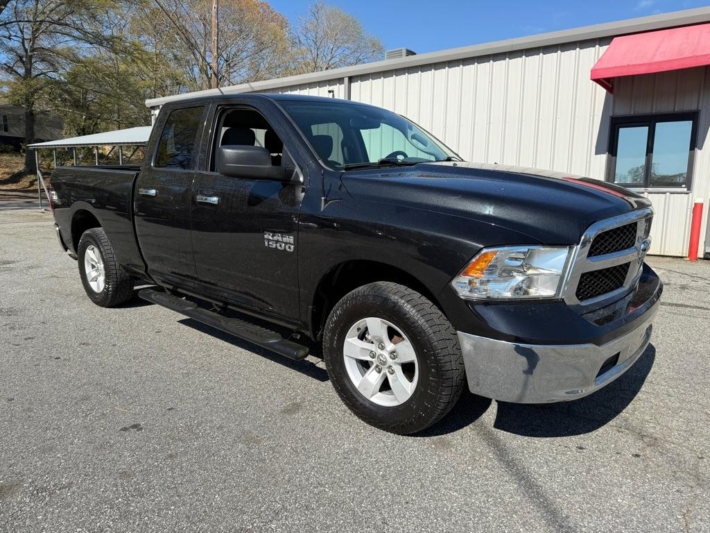 RAM 1500 SLT Quad Cab 4WD 2016