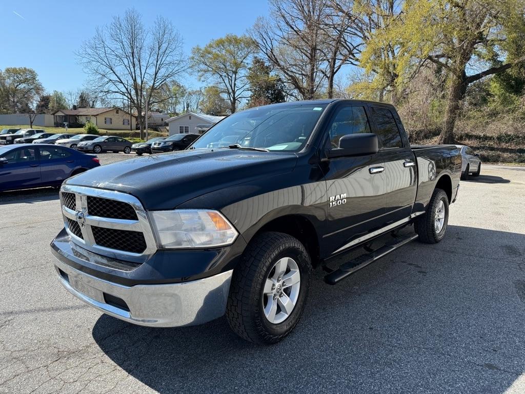 RAM 1500 SLT Quad Cab 4WD 2016