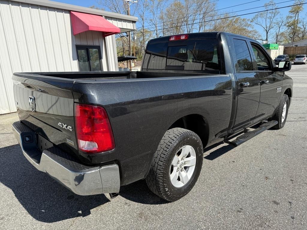 RAM 1500 SLT Quad Cab 4WD 2016
