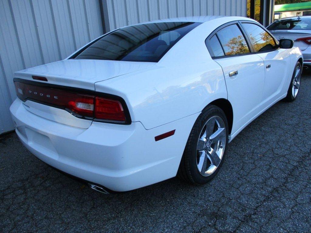 Dodge Charger SE 2014