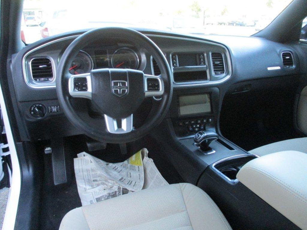 Dodge Charger SE 2014
