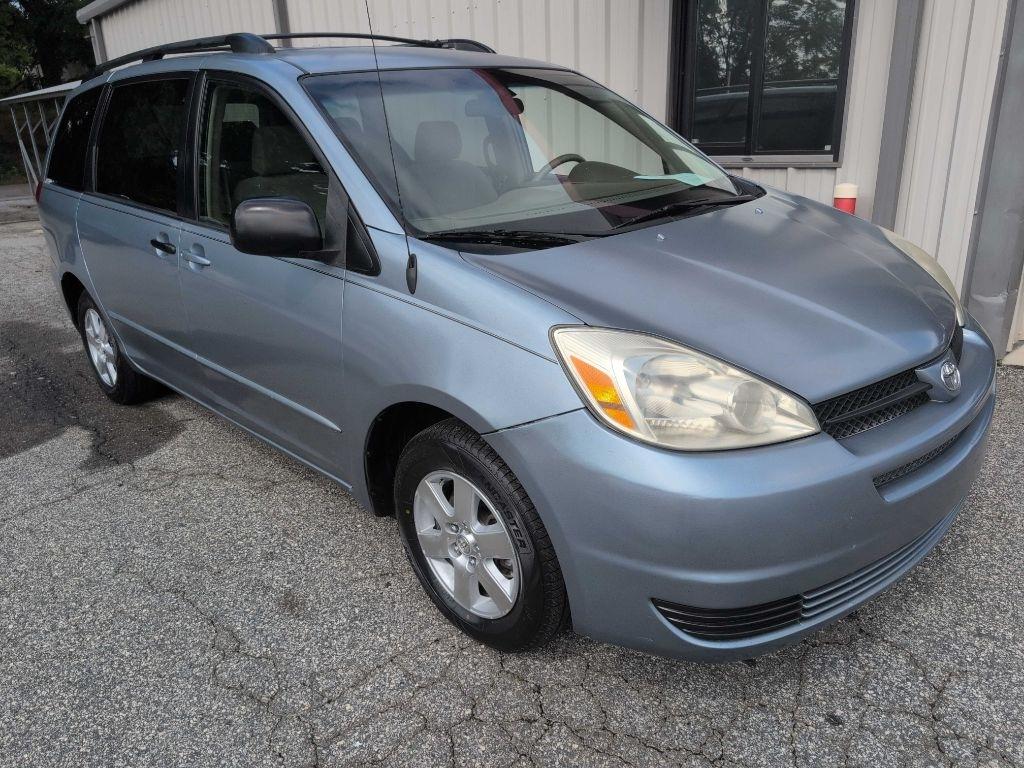 Toyota Sienna LE - 7 Passenger Seating 2005