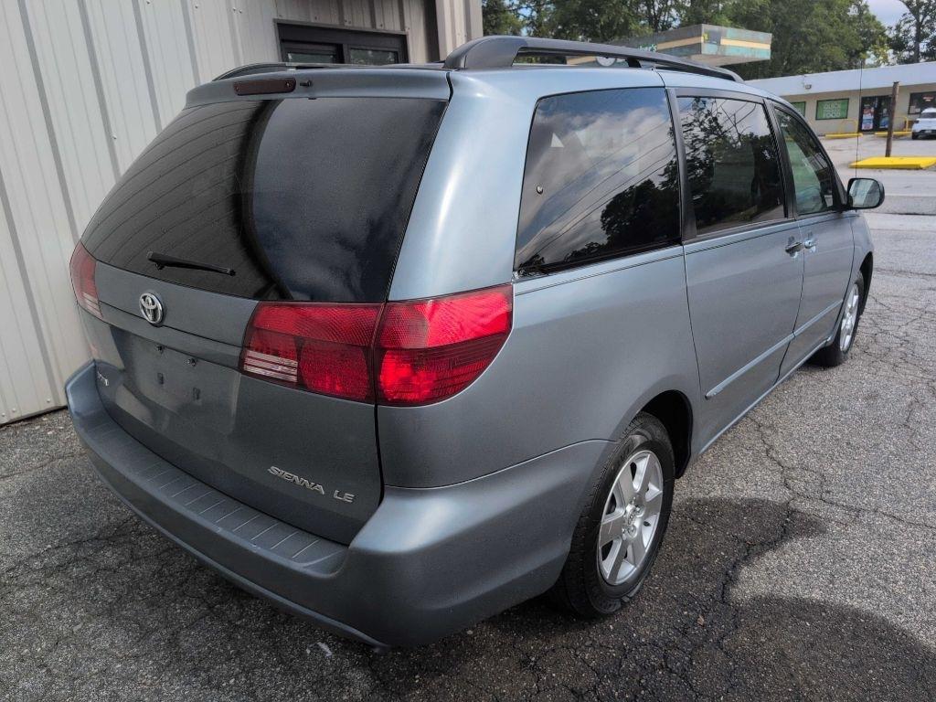 Toyota Sienna LE - 7 Passenger Seating 2005