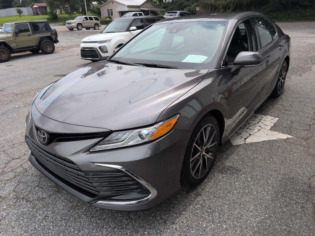 Toyota Camry XLE 2021