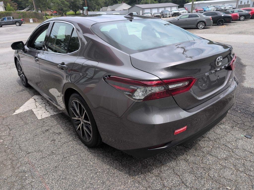 Toyota Camry XLE 2021