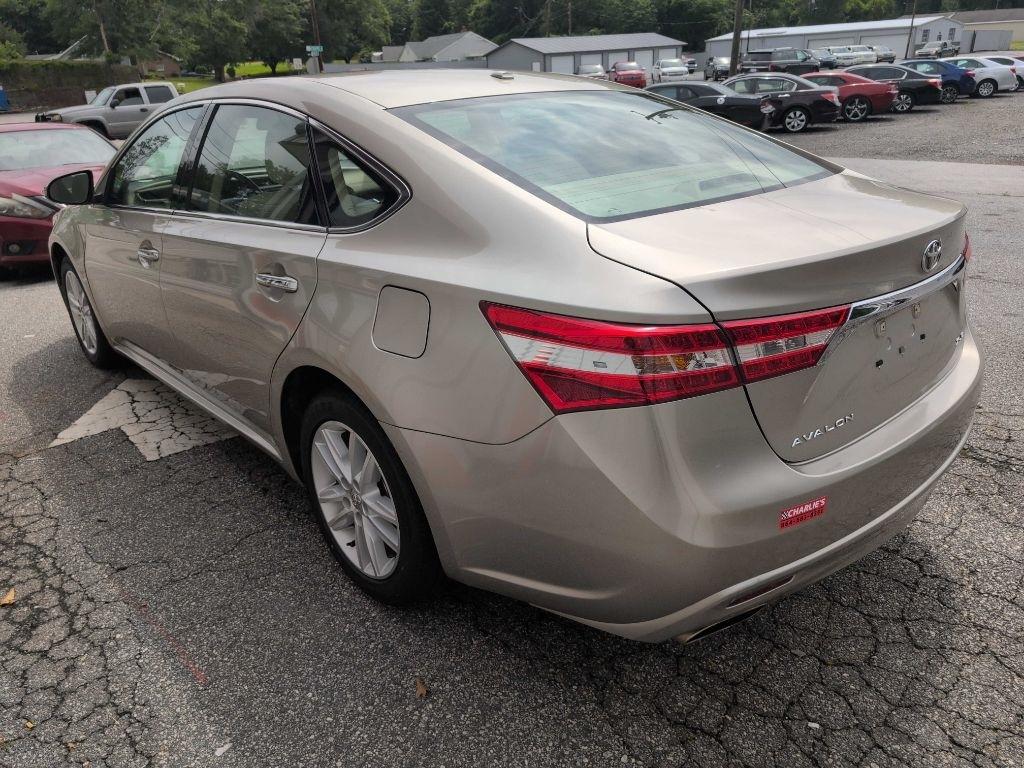 Toyota Avalon XLE 2015