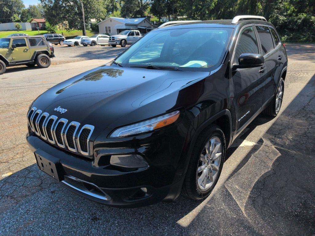 Jeep Cherokee photo 2