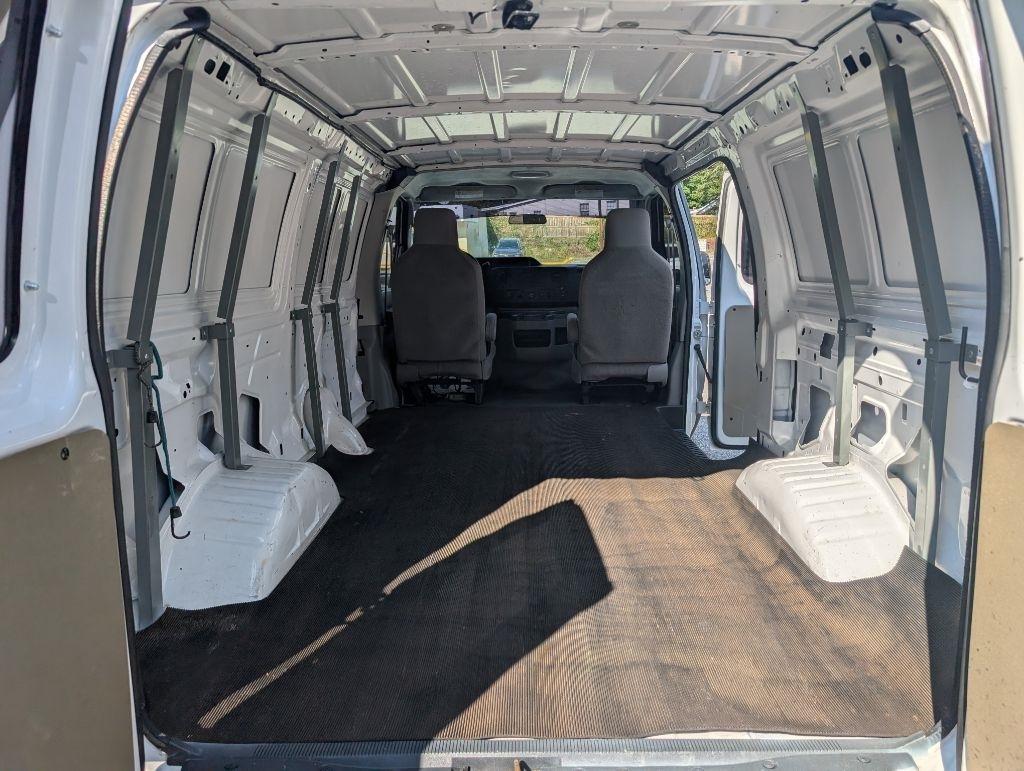 Ford Econoline E-250 2012