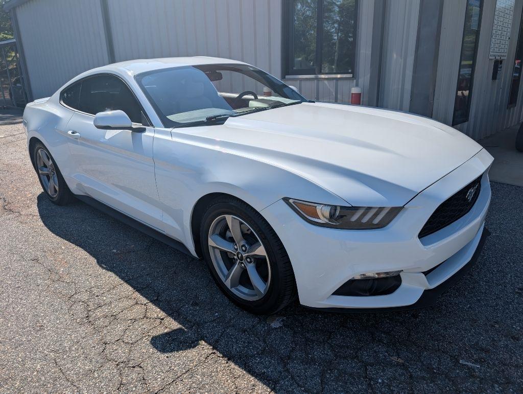 Ford Mustang EcoBoost Coupe 2015