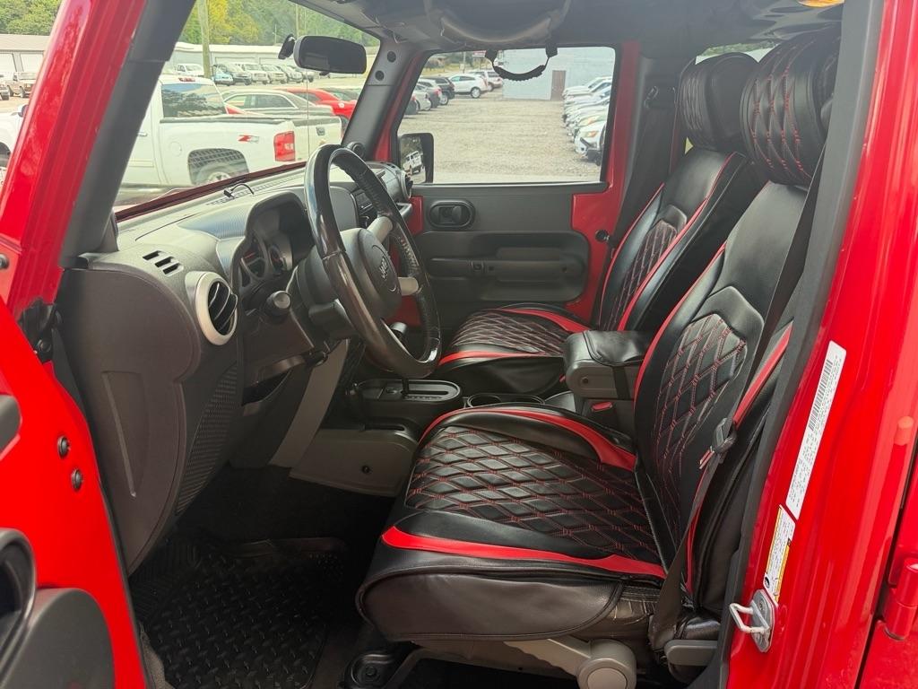 Jeep Wrangler Unlimited Sahara 4WD 2010