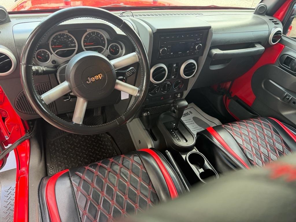 Jeep Wrangler Unlimited Sahara 4WD 2010