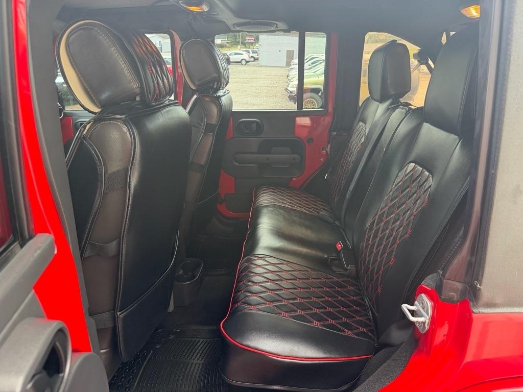 Jeep Wrangler Unlimited Sahara 4WD 2010