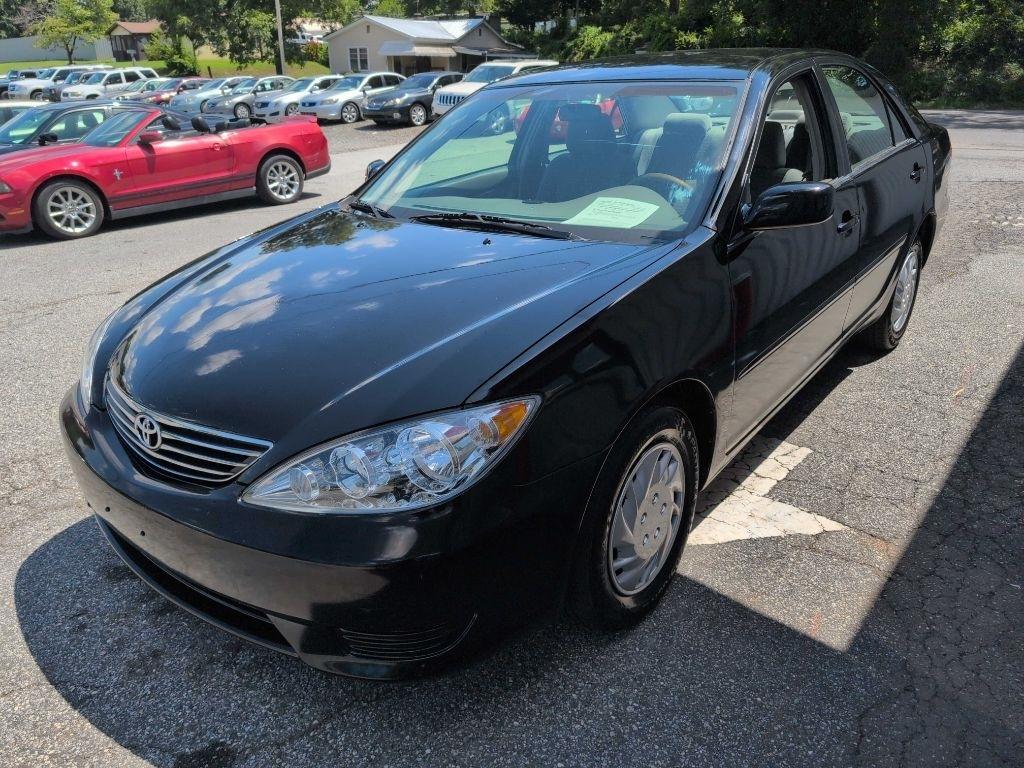 Toyota Camry LE 2005
