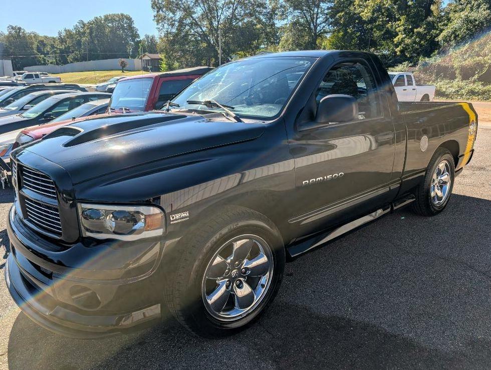 Dodge Ram 1500 ST 4WD 2004
