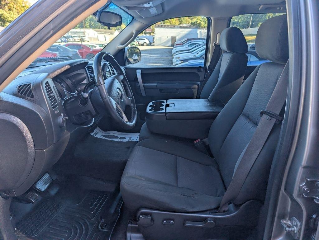 GMC Sierra 1500 SLE Crew Cab 2WD 2013