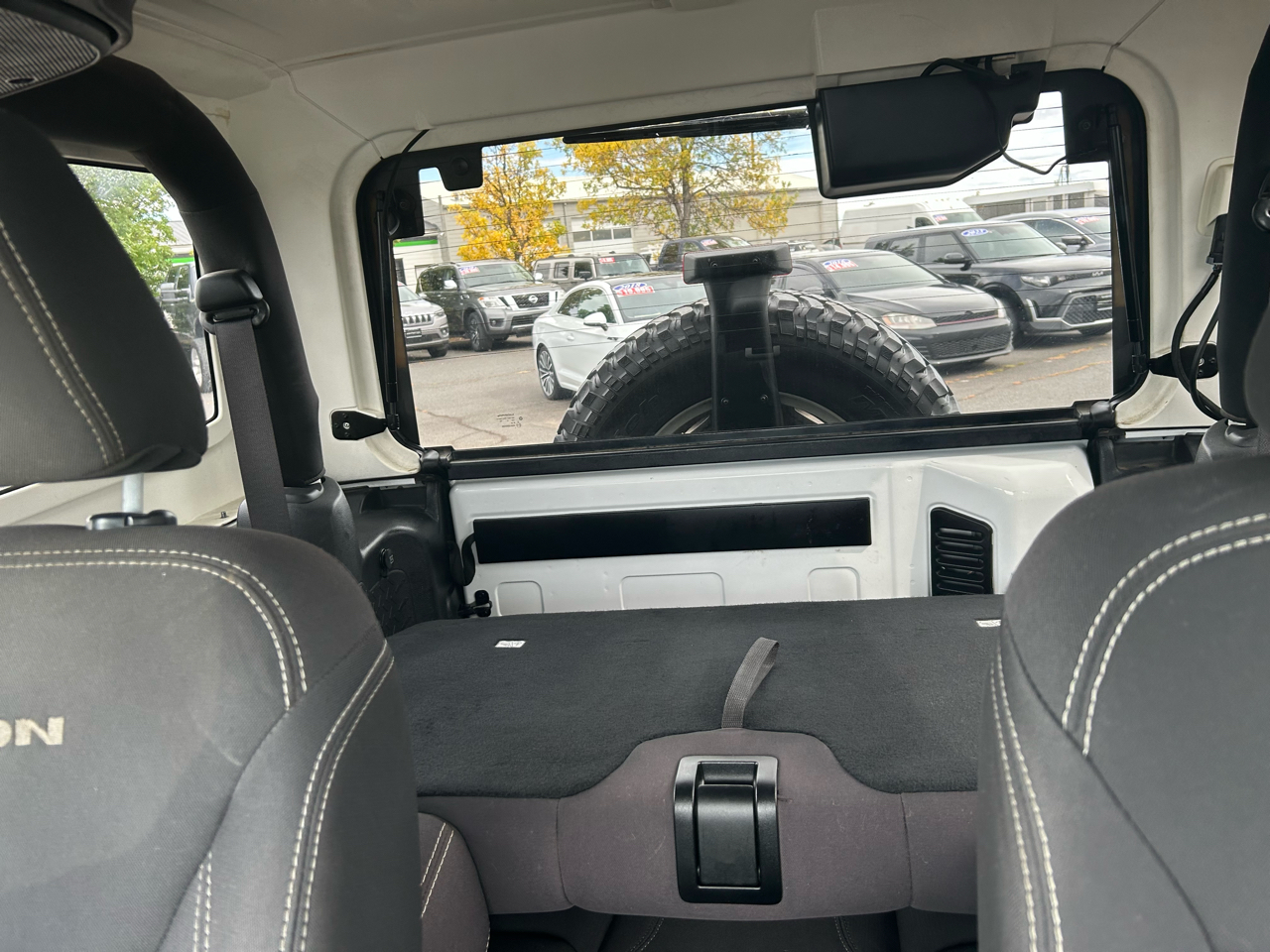 2016 Jeep Wrangler Rubicon photo 15
