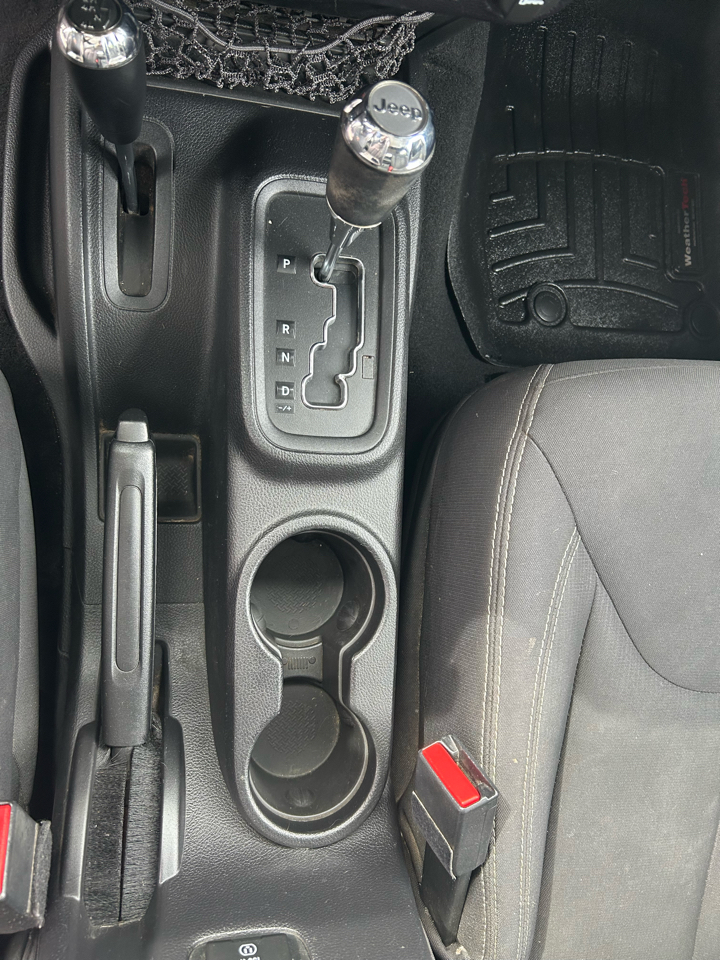 2016 Jeep Wrangler Rubicon photo 12