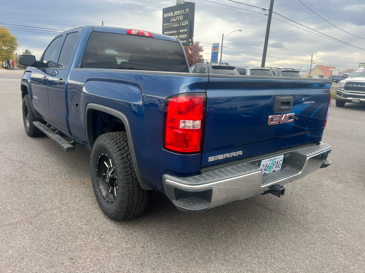 GMC Sierra 1500 4WD Double Cab 147" SLE 2017 GMC Sierra 1500 4WD Double Cab 147" SLE 2017