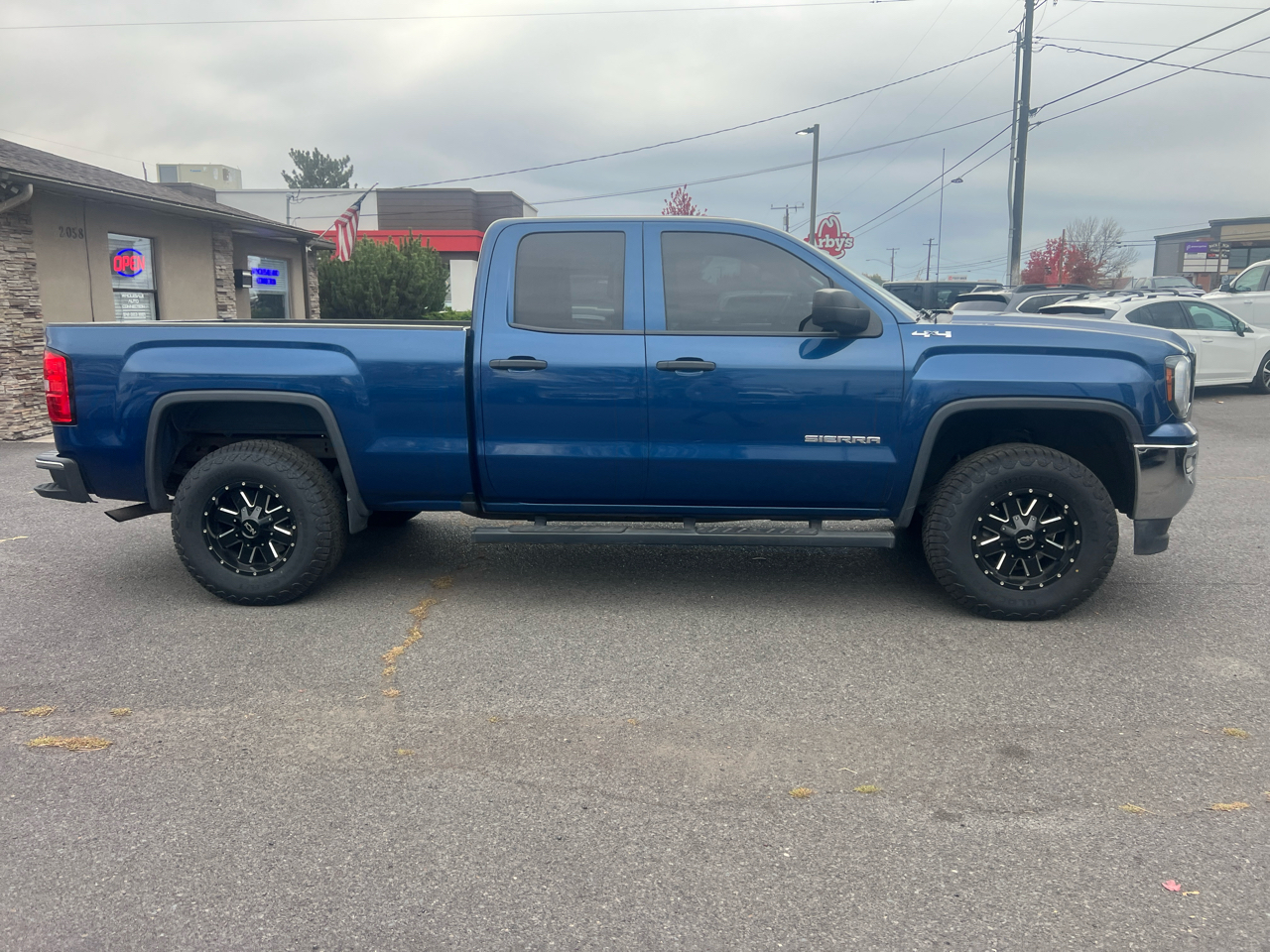 GMC Sierra 1500 4WD Double Cab 147" SLE 2017 GMC Sierra 1500 4WD Double Cab 147" SLE 2017