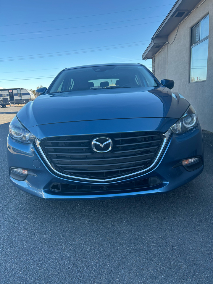 Mazda MAZDA3 s Grand Touring AT 5-Door 2018 Mazda MAZDA3 s Grand Touring AT 5-Door 2018