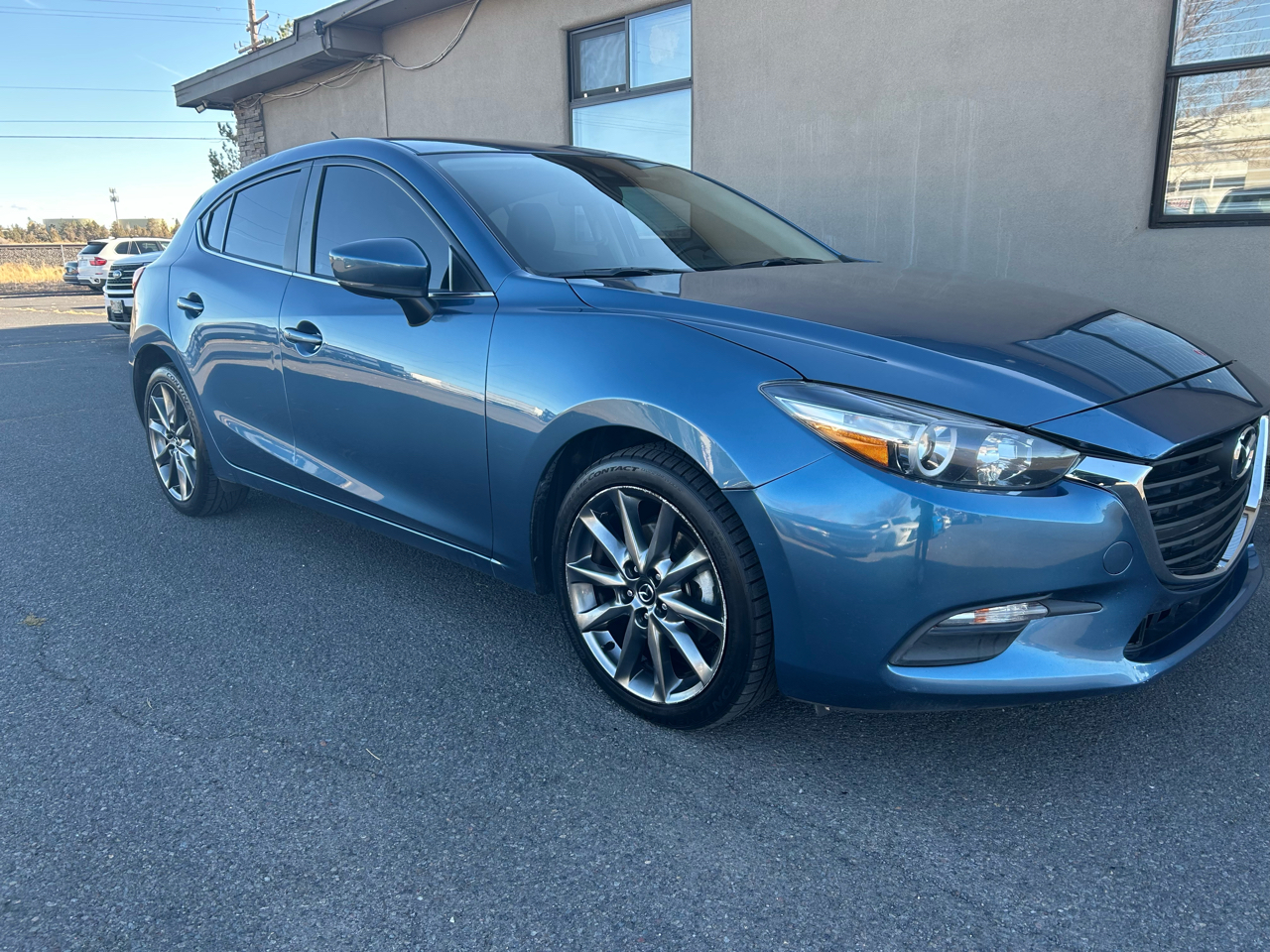 Mazda MAZDA3 s Grand Touring AT 5-Door 2018 Mazda MAZDA3 s Grand Touring AT 5-Door 2018