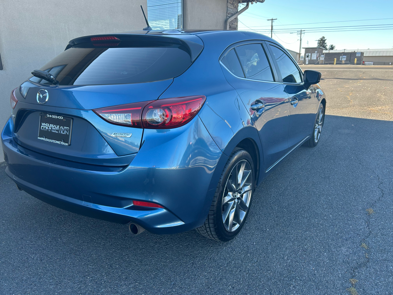 Mazda MAZDA3 s Grand Touring AT 5-Door 2018 Mazda MAZDA3 s Grand Touring AT 5-Door 2018