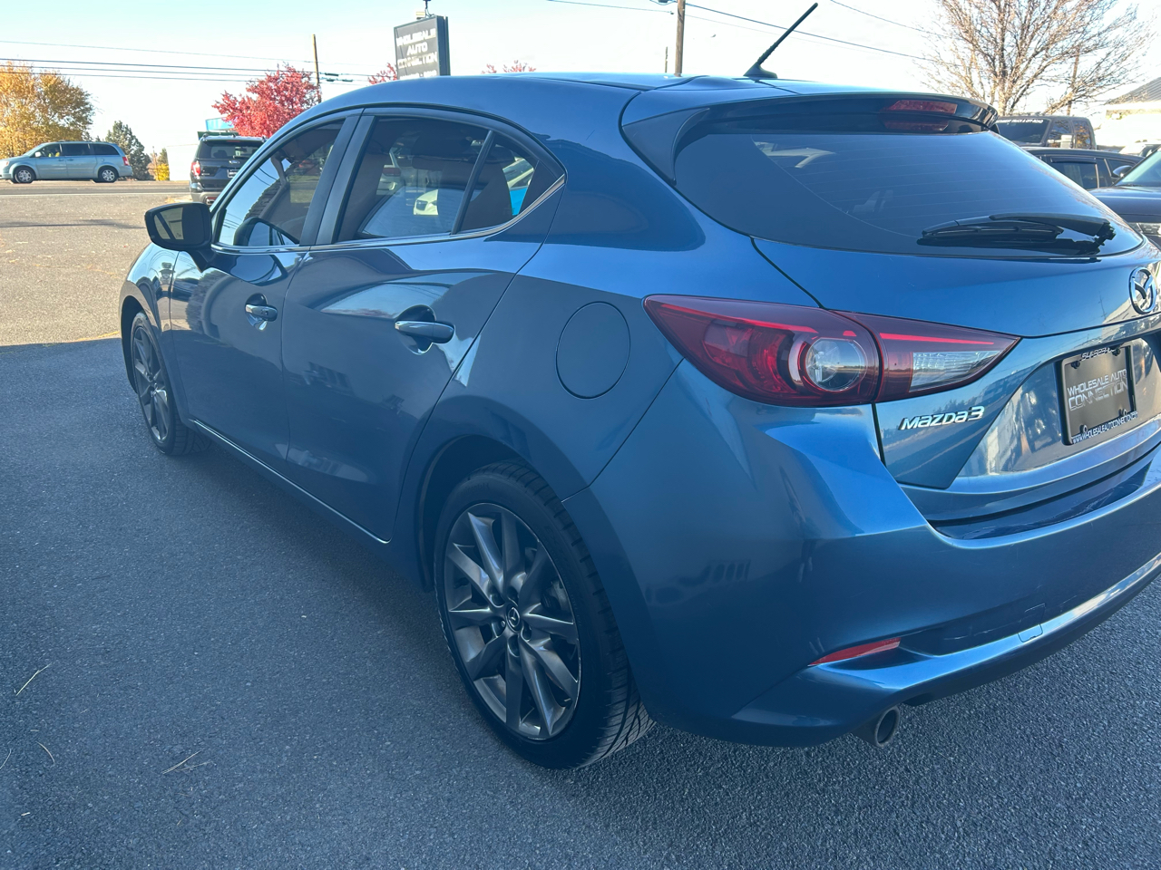 Mazda MAZDA3 s Grand Touring AT 5-Door 2018 Mazda MAZDA3 s Grand Touring AT 5-Door 2018
