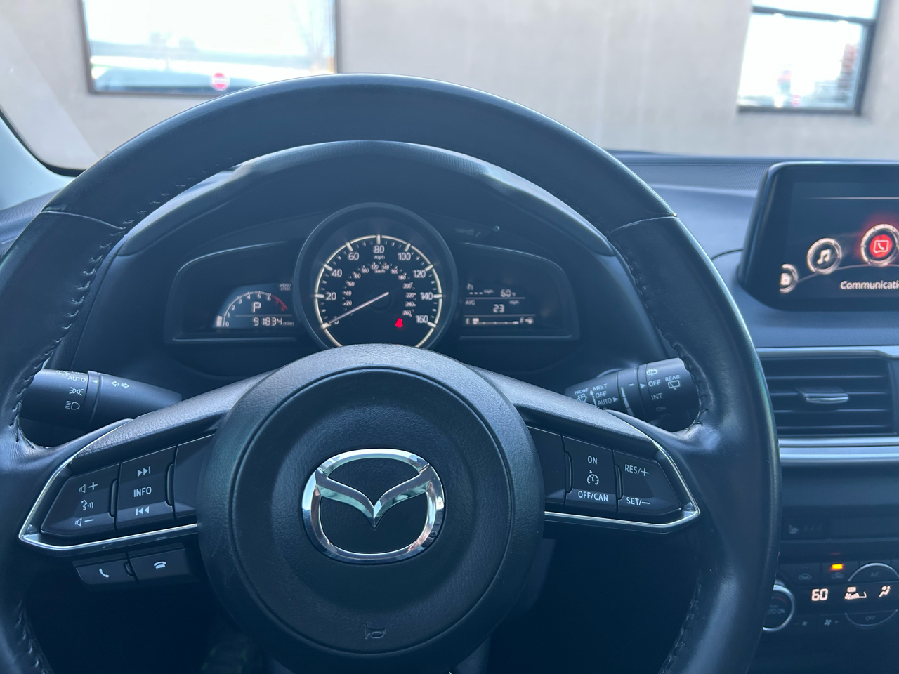 Mazda MAZDA3 s Grand Touring AT 5-Door 2018 Mazda MAZDA3 s Grand Touring AT 5-Door 2018