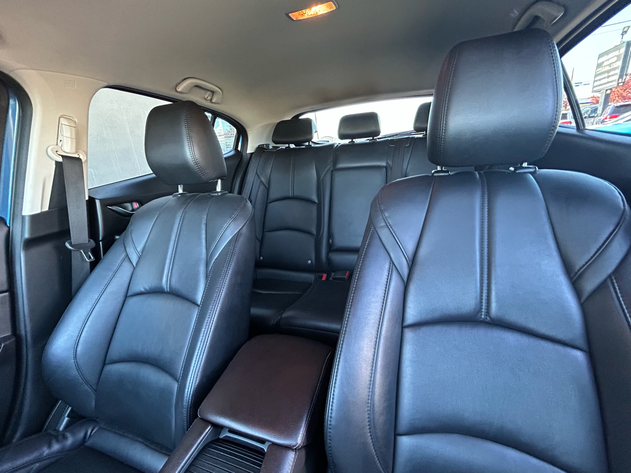 Mazda MAZDA3 s Grand Touring AT 5-Door 2018 Mazda MAZDA3 s Grand Touring AT 5-Door 2018