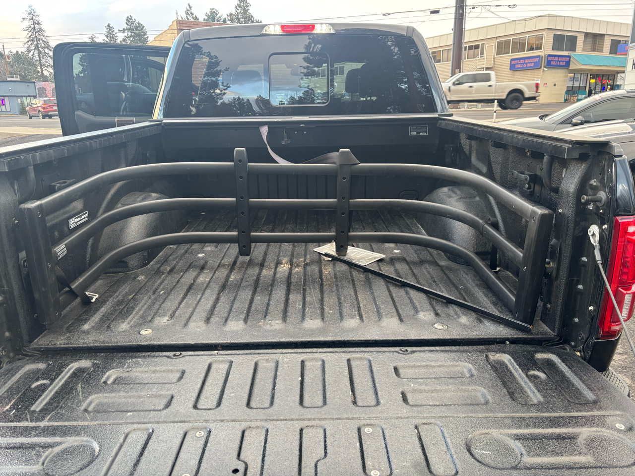 Ford F-150 4WD SuperCrew 145" Platinum 2015